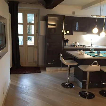 A Due Passi Dalla Mole